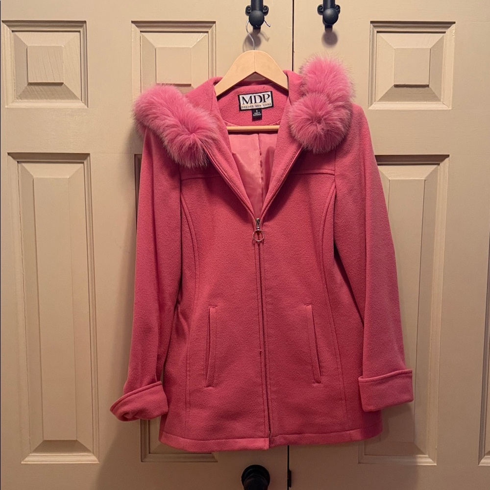 Women’s Coat SIZE SMALL
